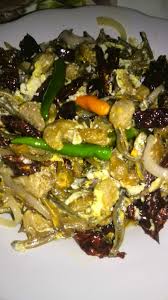 Masakan cumi a la resto dan juga pedagang tenda kaki lima yang paling terkenal adalah cumi masak saus padang, cumi saus tiram, cumi. Namakucella Lobak Masin Goreng
