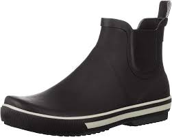 Mit einer ganztägiger dämpfung und einer robusten aussensohle eignet sich unser chelsea lederstiefel perfekt für den alltag. Rocket Dog Rocket Dog Women S Rainbow Chelsea Rain Booties Walmart Com Walmart Com