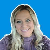 Beth Pettis's Instagram, Twitter & Facebook