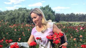 Flower delivery in sydney from just $25. Regional Businesses Defy Isolation And Go Online To Sell Freeze Dried Flower Petals And Crowdfunded Ethical Meat Abc News