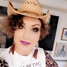 Who can take professional graduation pictures for Jackson Roosevelt?