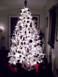 Black And White Photos Of Trees Black And White Christmas Tree Night Time Black White Christmas Tree Ideas White Christmas Trees Black Christmas Trees Black White Christmas Tree