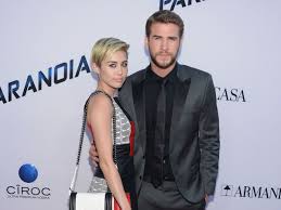 Hat liam hemsworth uns etwa all die jahre seinen dritten bruder verschwiegen? Liam Hemsworth Und Familie Cyrus
