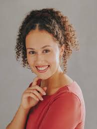 Hejsan! Mitt namn är Hanna och jag är 20 år. Till hösten ska jag studera  Socionomprogrammet på Göteborgs Universitet och söker därmed bostad. Jag  söker en lägenhet, främst en 1:a som gärna