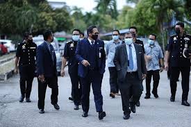 Hashim, ketua pengarah jabatan pengangkutan jalan malaysia keatas tan sri kppa, ketua pengarah perkhidmatan awam di pejabat tan sri kppa aras 13 blok c1 , kompleks c putrajaya. Portal Rasmi Jabatan Pengangkutan Jalan Pakej Bantuan Perlindungan Ekonomi Dan Rakyat Malaysia Permai Makluman Perubahan Saluran Aduan Spad Ke Kementerian Pengangkutan Malaysia Pelaksanaan Penggunaan Borang Baharu