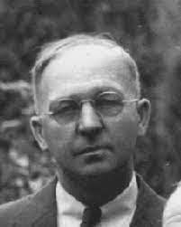 Eleanor Holcomb's Instagram, Twitter & Facebook