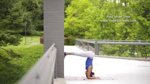 Their head should be slightly open and the gymnast should watch the floor. Yogaslackers Handstand Drills
