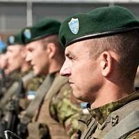 US Army (USA) Sergeant (SGT) Jon Wills, 2nd Platoon (PLT), Alpha Company (A  CO), 1ST Battalion (BN), 327th Infantry (INF), 101st Airborne (ABN), Fort  Campbell, Kentucky (KY), armed with a KAC 5.56