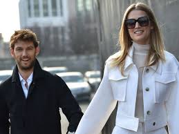 She rose to prominence in the fashion industry after signing an exclus. Toni Garrn Alex Pettyfer Ihr Madchen Ist Da Und Hort Auf Diesen Goldigen Namen Bunte De