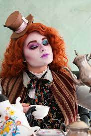 I searched for this on bing.com/images. Sombrerero Loco Alicia En El Pais De Las Maravillas Tim Burton Disn Maquillaje De Sombrerero Loco Sombrerero Loco Disfraz Mujer Disfraces Sombrerero Loco Mujer