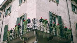 ⇨ 3026 productos relacionados con macetas colgantes balcon ⭐. Suculentas Colgantes Las Mejores Plantas Para Decorar Balcones Panorama