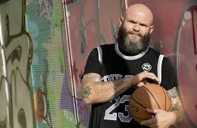 Bogota casi mata a golpes a gandia la casa de papel 4 (final) подробнее. Darko Peric Helsinki En La Casa De Papel Un Apasionado Del Basket