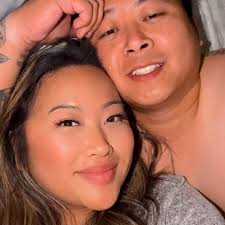 Jet Li's Wife Controls His $280 Million Fortune Martial arts legend Jet Li  revealed that his wife, Nina Li, a former Miss Asia and retired actress,  manages all his finances, including his