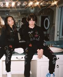 Pinterest Jaylin66 In 2020 Famous Girls Cute Couples Goals Florida Outfits