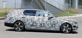 Les Premieres Photos De La Future Mercedes Classe C Break L Automobile Magazine