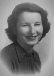 Maxine Wayne's Instagram, Twitter & Facebook