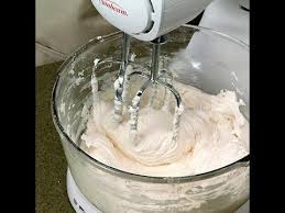 طريقة عمل الكريمة البيضاء في البيت Food Desserts Recipes