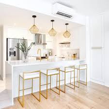 La Cuisine Minimaliste Chic De Cassandra Loignon Je Decore Kitchen Interior Kitchen Decor Home Decor