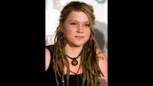 The unique style and quirkiness of the dreadlocks make for a beautiful and attractive hairstyle for white women. Dear White People With Dreadlocks Things To Consider Cnn