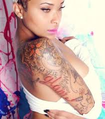 Société | la folie tatouage, vers quelles tendances aujourd de combien coute un tatouage sur le bras. Tatouage Femme Bras 20 Modeles Sexy Pour Un Tatouage Femme