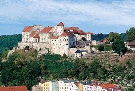 All burghausen hotels burghausen hotel deals last minute hotels in burghausen by hotel type. Bayerische Schlosserverwaltung Schlosser Burg Burghausen