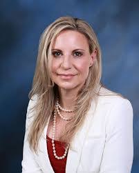 Shelly Dill's Instagram, Twitter & Facebook