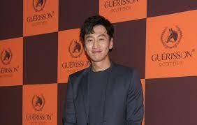 Lee kwang soo held a photoshoot for new profile pictures. Gx07btf2jhzskm