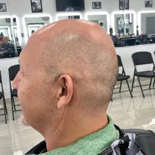 Say hello to my new Cubano friends!😂They cut me up real good these young  barbers in Florida! Best service of haircut ever received!