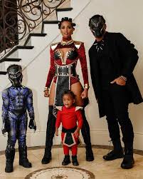 Epic Celebrity Halloween Costumes Through The Years From Heidi Klum To Tom Brady Celebrity Halloween Costumes Black Panther Halloween Costume Family Halloween Costumes