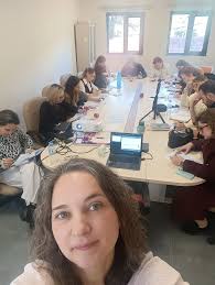 Her birimiz çocuklarımız başarılı olsunlar istiyoruz. En iyi okullarda  eğitim alsınlar istiyoruz. Ödevlerini, okula devamlarını, sınav sonuçlarını  sıkı kontrol ediyoruz. Çünkü, biliyoruz ki öğrenemezlerse, anlamazlarsa,  okulda başarılı olamayacaklar ...