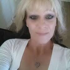 Shelly Ogle's Instagram, Twitter & Facebook