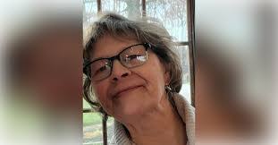 Debbie Dustin's Instagram, Twitter & Facebook