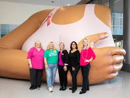 Rush University System for Health على X: "#PinkAndPearl: Raising awareness  for women's health issues. 💓 RUSH's #breastcancer, #lungcancer and primary  care teams have joined together for a new initiative — the Pink