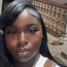 The owner of a Cincinnati business is desperate for help. She says homeless  people and teenagers are driving customers away and pushing workers to  quit: https://tinyurl.com/mvtbvmp4