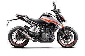 Msrp is up just a skosh over last year's price at $5,499 in u.s. Ktm Duke 125 390 Modelle 2021 Erste Bilder Ktm Kosak