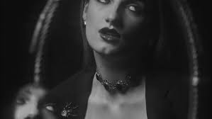 Imogen and the Knife