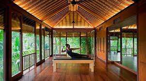 In Home Studio I Always Wonder Why Anyone Designs A Residence With Gym Equipment When This Equipment Is Elegant And Way Pilates Studio Como Shambhala Pilates
