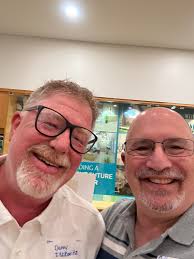 I'm always looking up. I love everyone's photos. I have so many to  share.💜💜