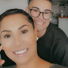 Isabel Casanova (eazybell113)