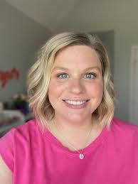 Ronda Weaver's Instagram, Twitter & Facebook