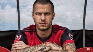 Although giovinco was born in torino, his father giovanni is originally from bisacquino in the province of palermo, sicily, while his mother elvira is from catanzaro in calabria. Sebastian Giovinco An Atomic Ant To The Conquest Of Toronto Ittoronto