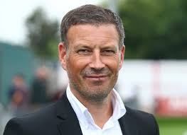 Mark Clattenburg tells Sunderland fans why Kyle Bartley wasn't sent off for  horror tackle