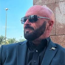 It's been a while since I've posted, so allow me to reintroduce myself.