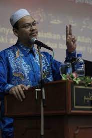 Ustaz zaharuddin bin abdul rahman (dilahirkan 16 ogos 1975) merupakan seorang penceramah bebas di malaysia.beliau juga berjawatan sebagai presiden murshid. Dr Zaharuddin Abd Rahman Penulis Pts