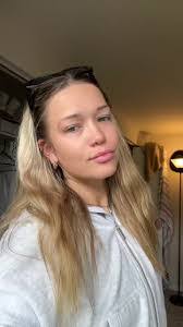 Miranda Garlington's Instagram, Twitter & Facebook