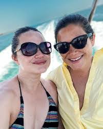 Avneesh Mehta's Instagram, Twitter & Facebook