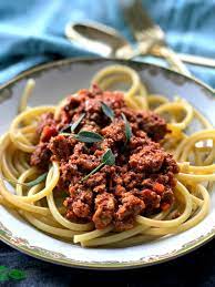 Spaghetti Bolognese Recipe With Pork Apples Fresh Sage Recipe Healthy Pork Recipes How To Cook Pasta Easy Family Dinners