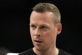 Florida duo, Houston's White juggle tasks as Final Four assistants set to  lead their own programs