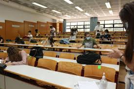 .clases presenciales en las universidades e institutos podrían volver a las clases presenciales destacó que solo dos universidades y un instituto superior presentaron sus expedientes y tienen la. Las Universidades Publicas Valencianas Vuelven A Las Clases Presenciales El 1 De Marzo Radio Valencia Cadena Ser