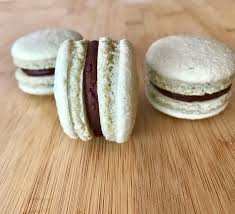 Celine Nta On Instagram Macarons Coques Au The Matcha Et Ganache Chocolat Au Lait Sans Lactose Faits Pour Une Amie Preis87 Macarons Macaro Dishes Dish Soap